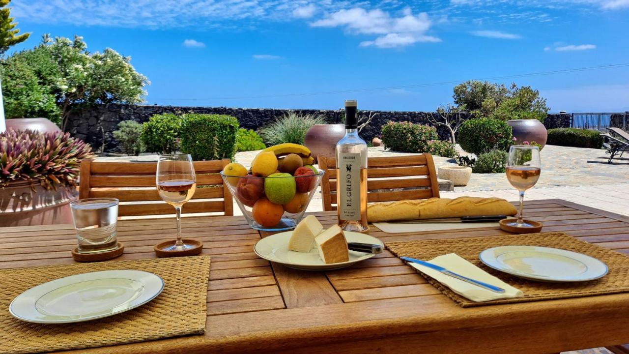 Villa Essence - A Unique Detached Villa With A-C, Heated Private Pool, Hottub, Gardens, Patios And Stunning Views! 蒂亚斯 外观 照片