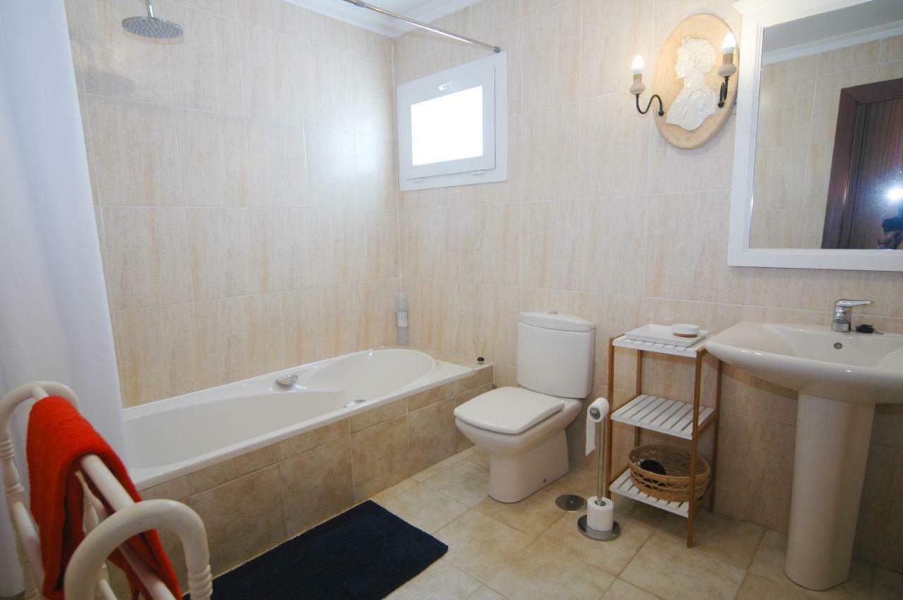 Villa Essence - A Unique Detached Villa With A-C, Heated Private Pool, Hottub, Gardens, Patios And Stunning Views! 蒂亚斯 外观 照片