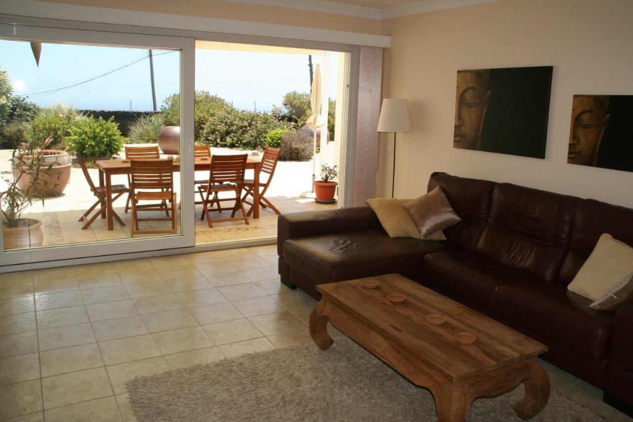 Villa Essence - A Unique Detached Villa With A-C, Heated Private Pool, Hottub, Gardens, Patios And Stunning Views! 蒂亚斯 外观 照片